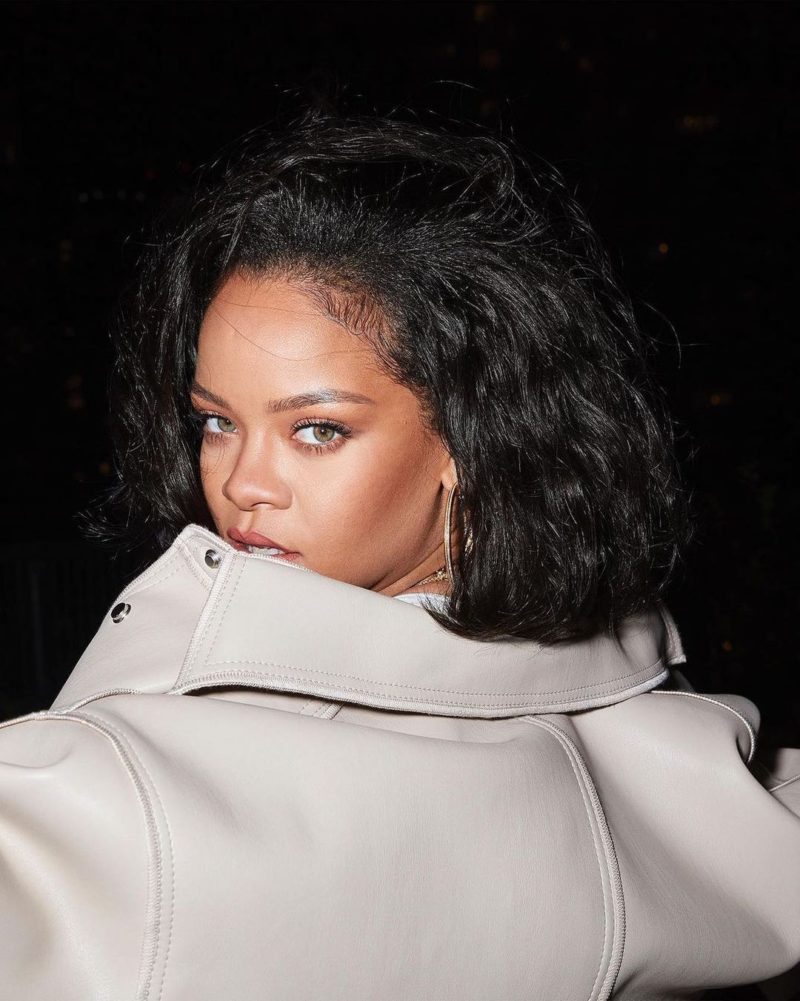 Rihanna x Fenty Beauty Powder Foundation